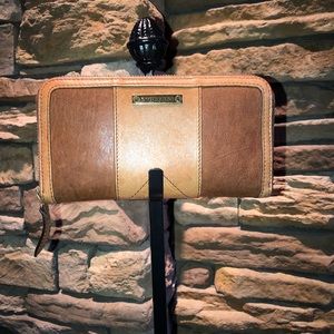 Burberry Leather zip-around Wallet